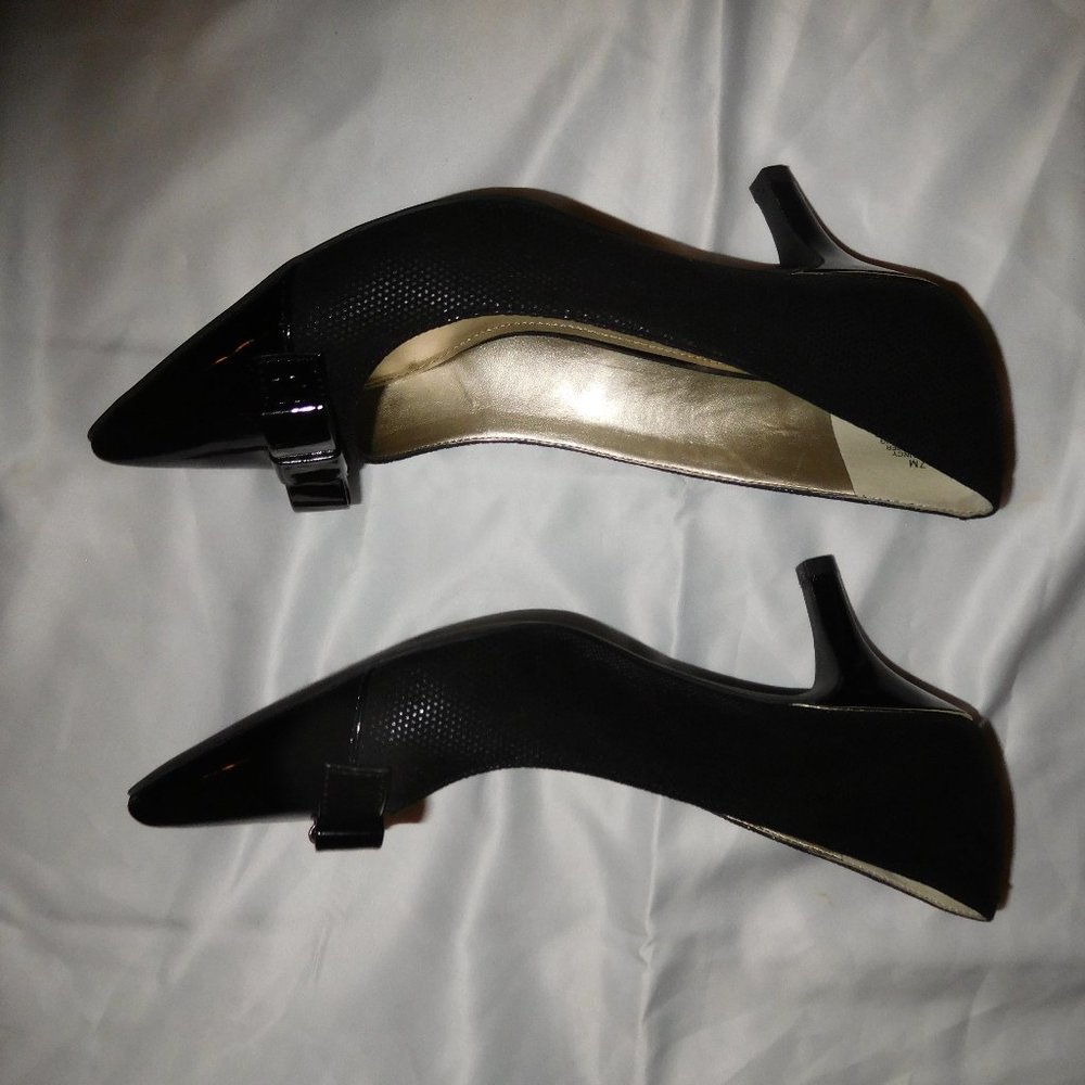 Anne Klein Women’s Black iFlex FLOUNCY Kitten Heels/Pumps—Size 7M - Picture 2 of 7